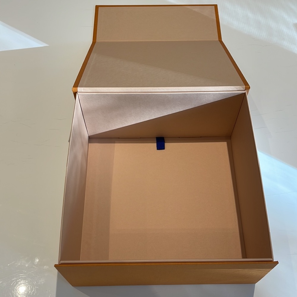 Louis Vuitton Magnetic Empty Box - Picture 2 of 4